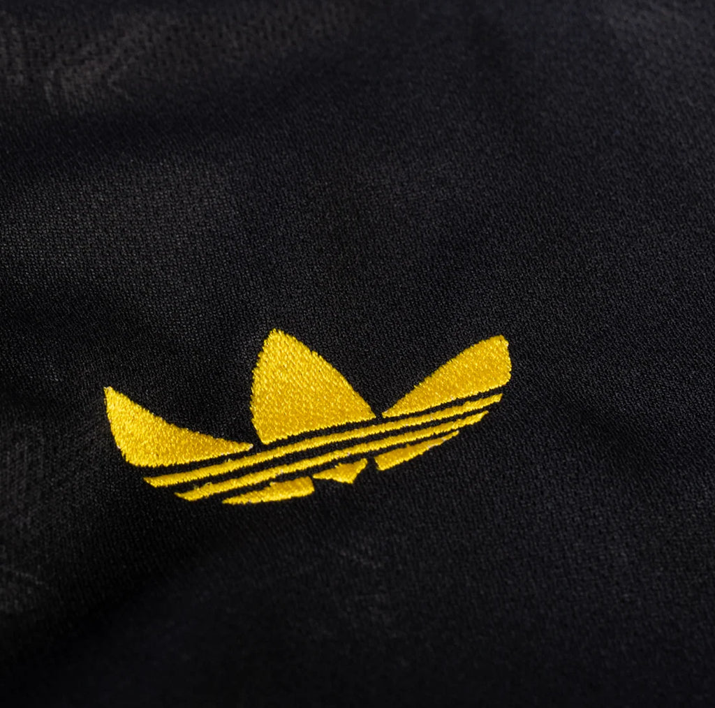 MANCHESTER UNITED AWAY 2025/26 (with shorts)
